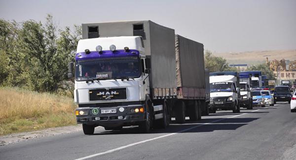 Trucks near the border