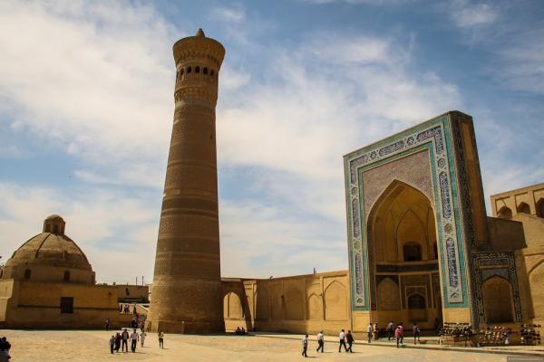 Poi Kalyan Minaret and Mosque