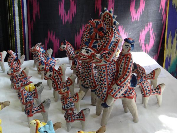 Uzbek Ceramic Toys Vary in Color